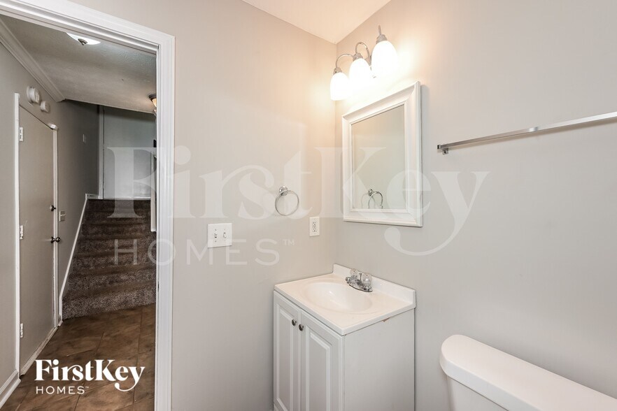 Building Photo - 652 Sunfield Dr NW