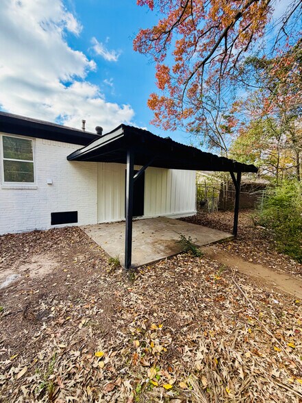 Building Photo - 403 Margo St