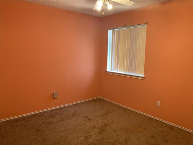 Building Photo - 2302 Tracey Ann Ln