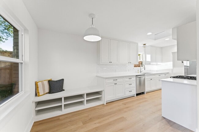 Building Photo - 10607 Overbrook Ln