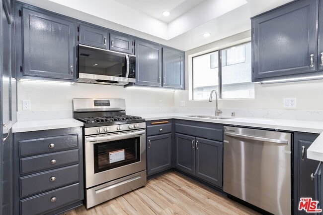 Building Photo - 9140 Burnet Ave