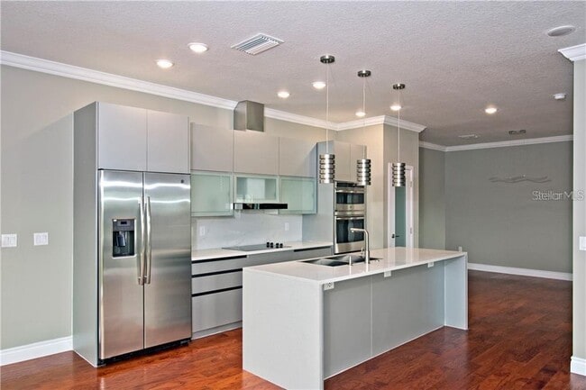 Building Photo - 1927 Greenbriar Ter