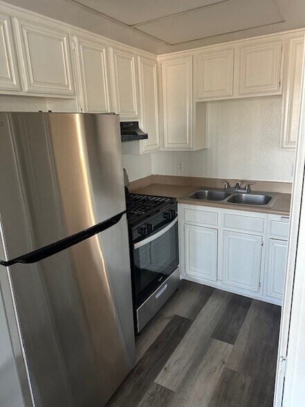Building Photo - 713 Alturas Ln