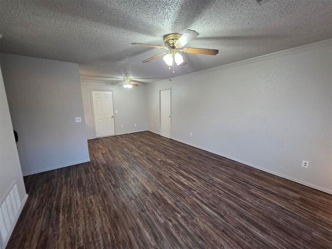 Building Photo - 47 Echo Ln