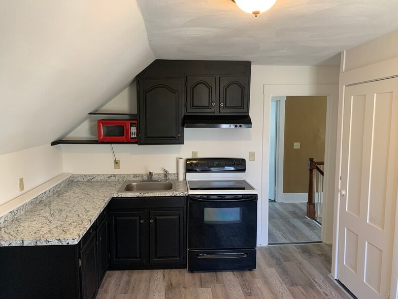 Kitchen - 2 Lawrence St