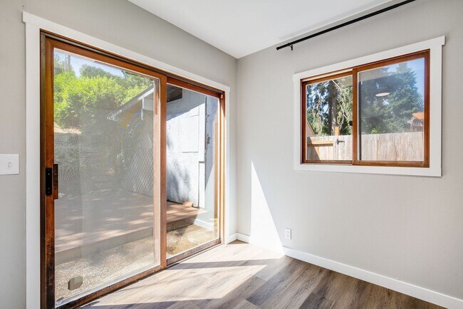 Building Photo - Charming 1 BD 1 BA cottage nestled on a be...
