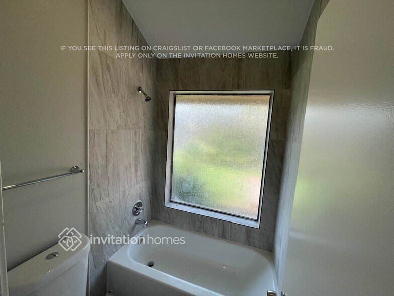 Building Photo - 2410 Channing Dr