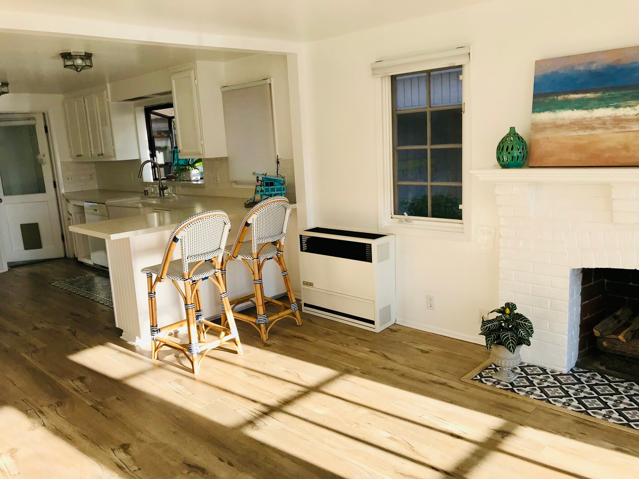 Building Photo - 2456 Manhattan Ave