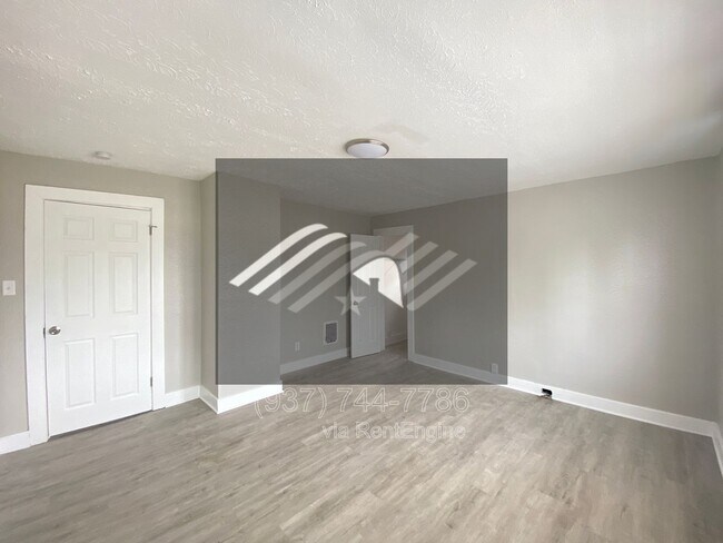 Building Photo - 1004 W Fairview Ave