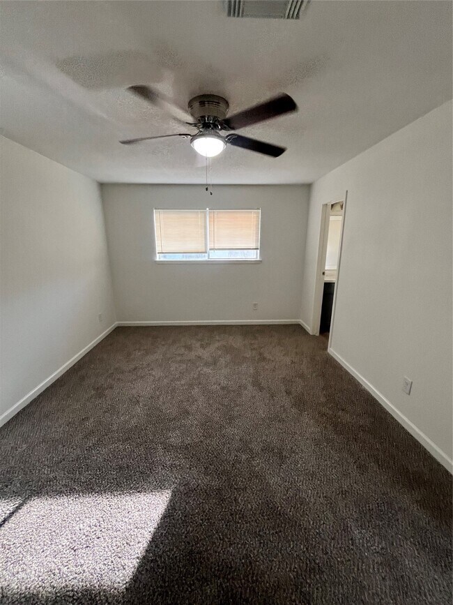Building Photo - 12811 Murr Way