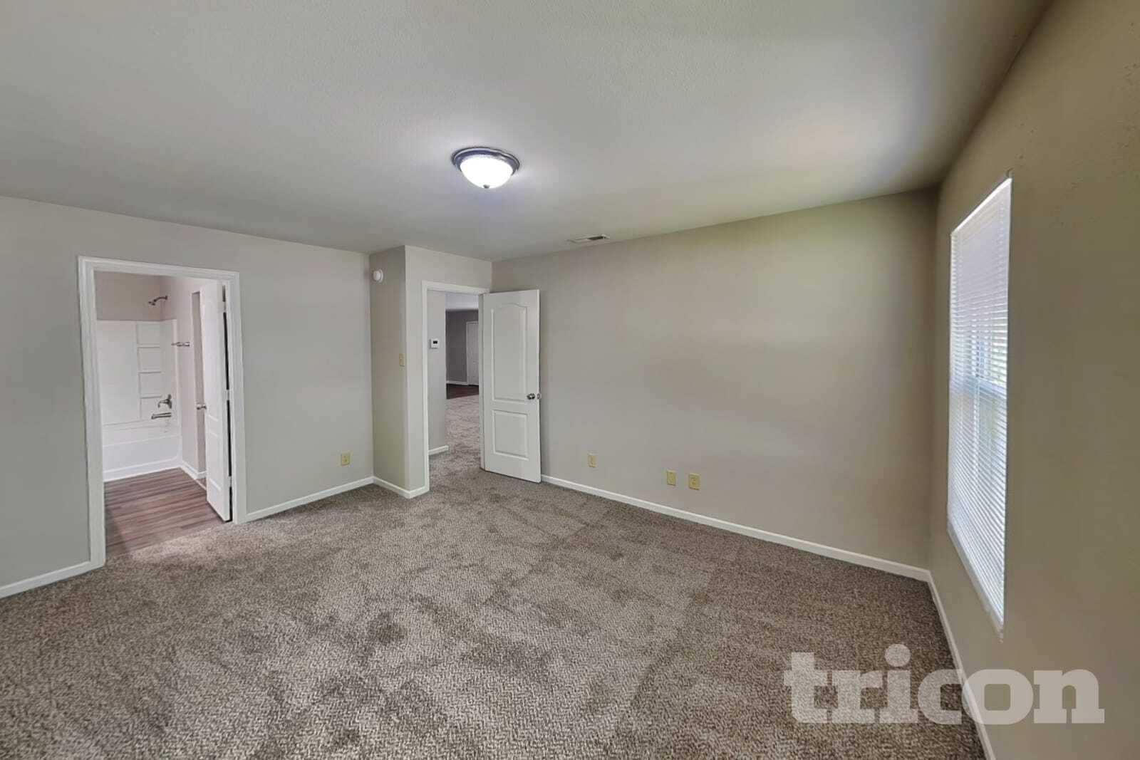 Building Photo - 2336 Blackthorn Dr