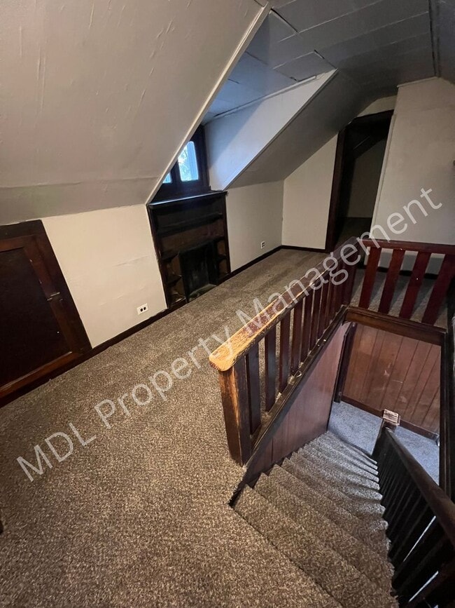 Building Photo - Cozy 4 Bedroom-2 Bath Home!