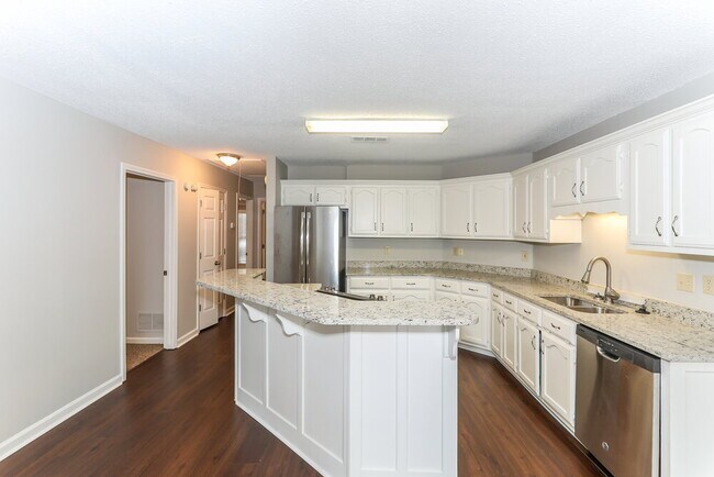 Building Photo - 7143 Emily Ln