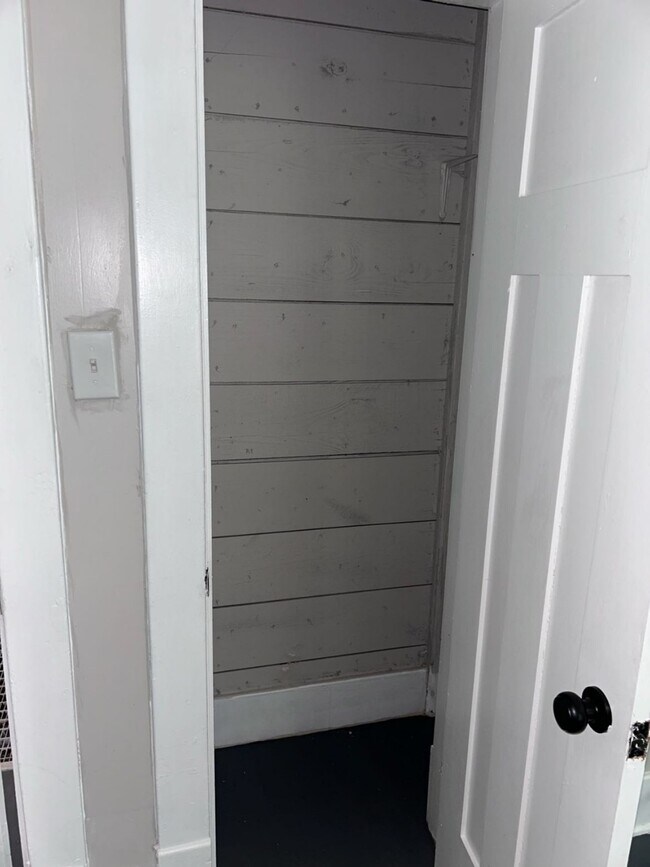 Building Photo - 1925 11th St