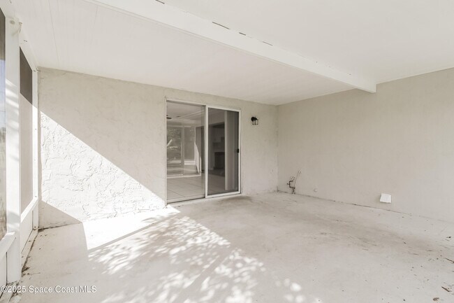 Building Photo - 1299 Salina St SE