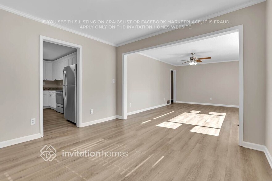 Building Photo - 1959 Laurel Ln