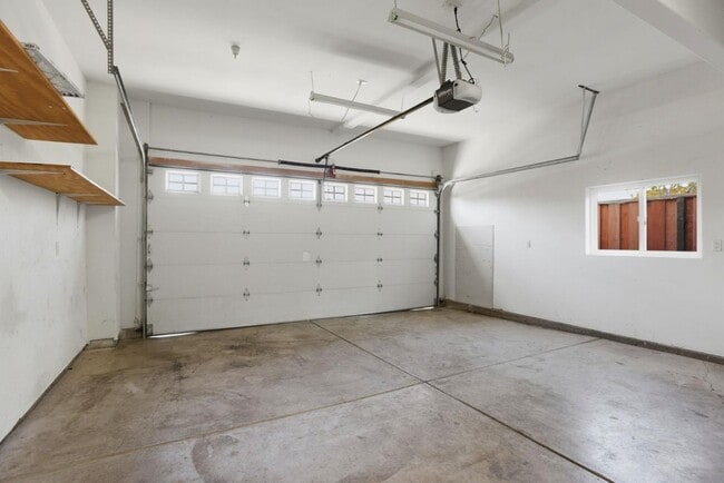 Building Photo - 659 Upton St