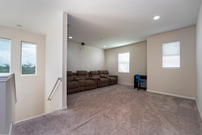 Building Photo - 8100 Summerlake Groves St