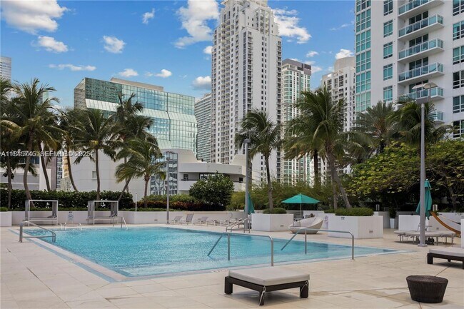Building Photo - 950 Brickell Bay Dr