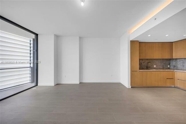 Building Photo - 500 Alton Rd