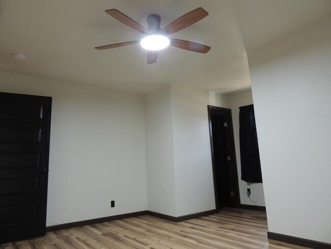 Building Photo - 2816 Catalina Dr
