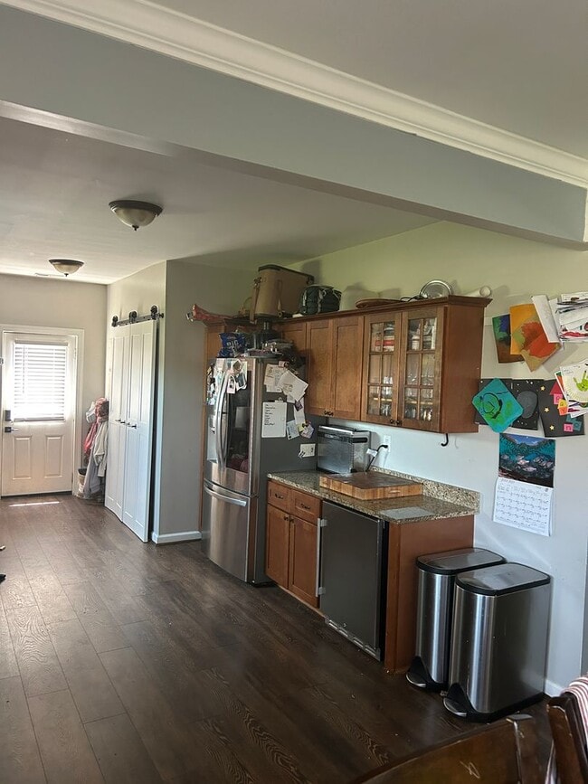 Building Photo - 4 BD/2 BA in Pine Meadows - 1/2 acre fence...