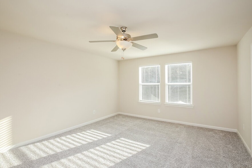 Building Photo - 5856 Hackberry Ln