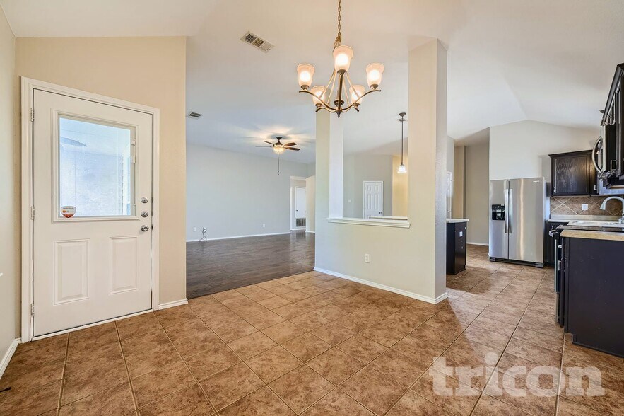 Building Photo - 13129 Padre Ave