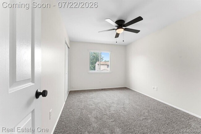 Building Photo - 15588 Dupage Blvd