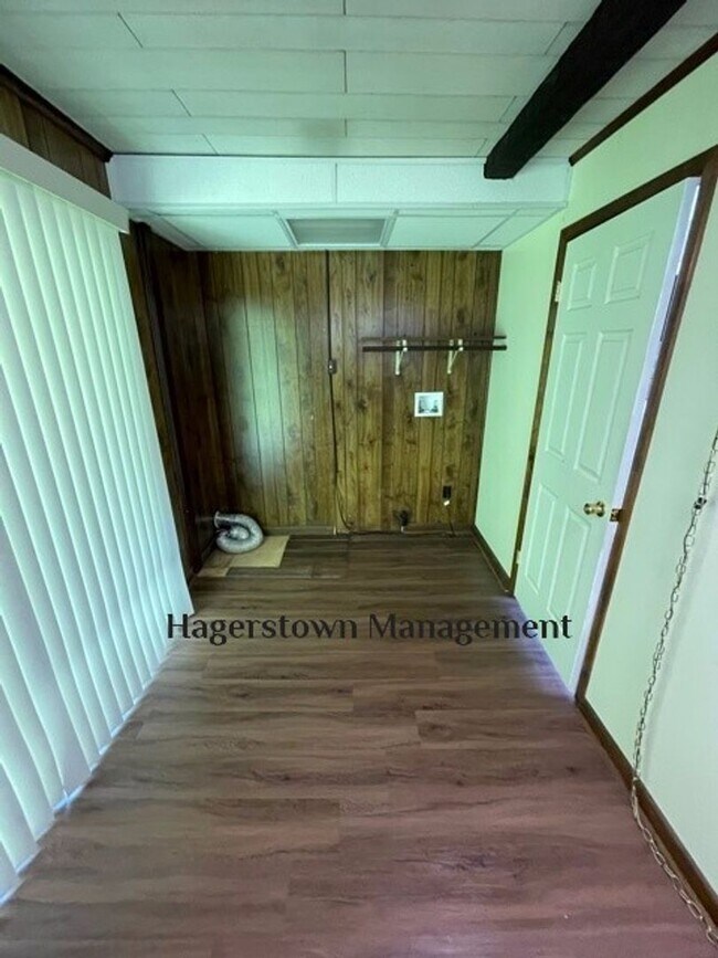 Building Photo - 12908 Pecktonville Rd