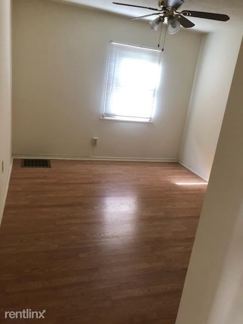 Building Photo - 2 br, 1 bath Apartment - 105E Grove City Road