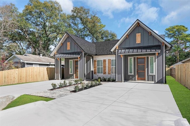 Building Photo - 6510 Bunche Dr