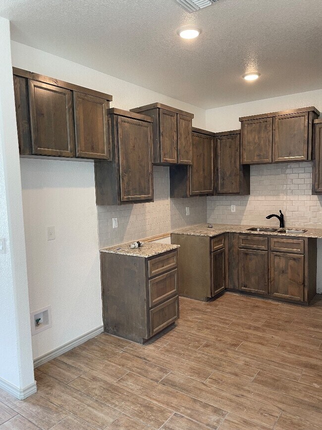 Building Photo - 2420 Duntov Dr