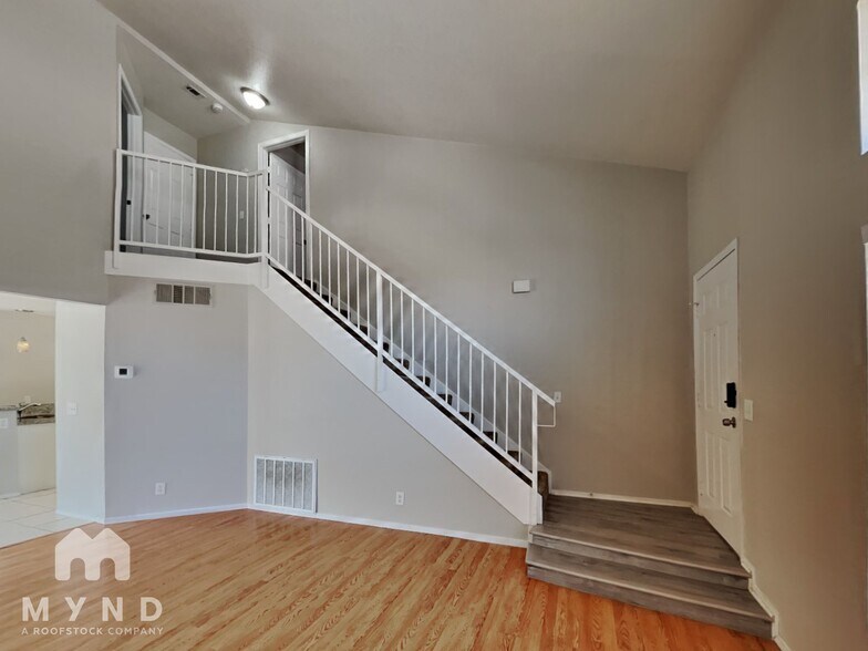 Building Photo - 2835 Floral Peak Dr
