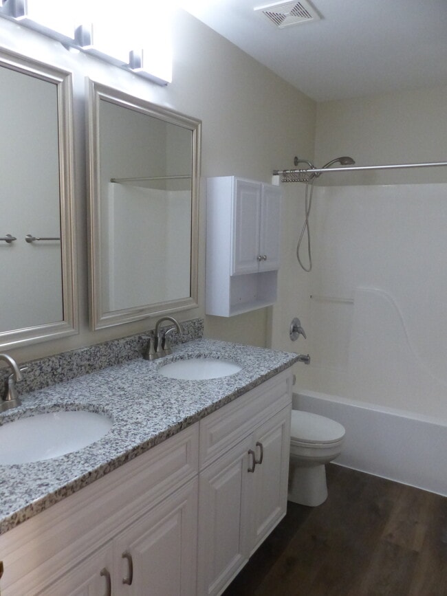 Building Photo - 2114 Wyndham Lakes Ct