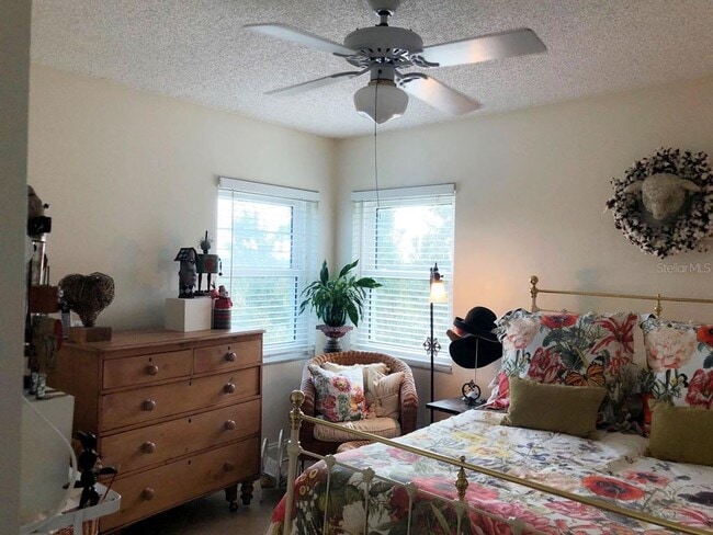 Building Photo - 160 Columbia Dr