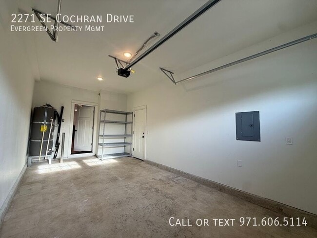 Building Photo - 2271 SE Cochran Dr