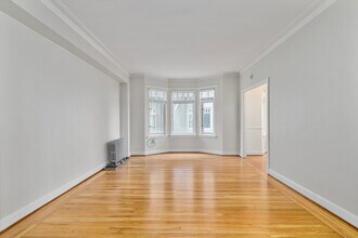 Building Photo - 1320-1380 Lombard