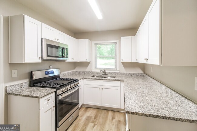 Building Photo - 3717 Loren Dr