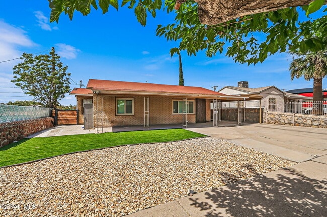 Building Photo - 513 Cardon St