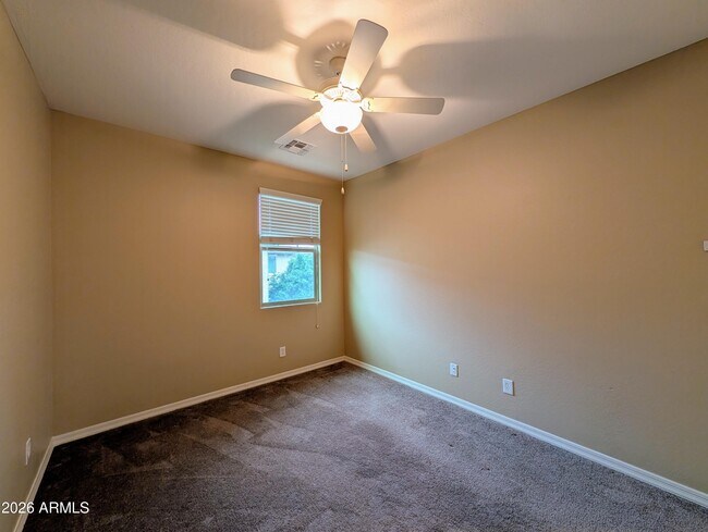 Building Photo - 923 S Osborn Ln