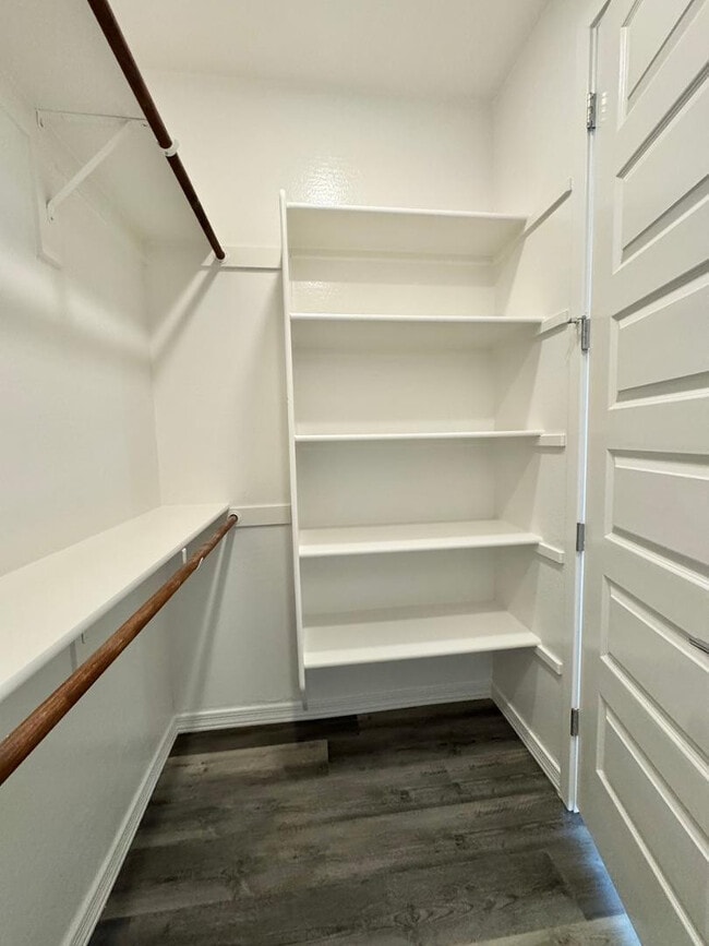 Building Photo - 9006 W Rancho Dr