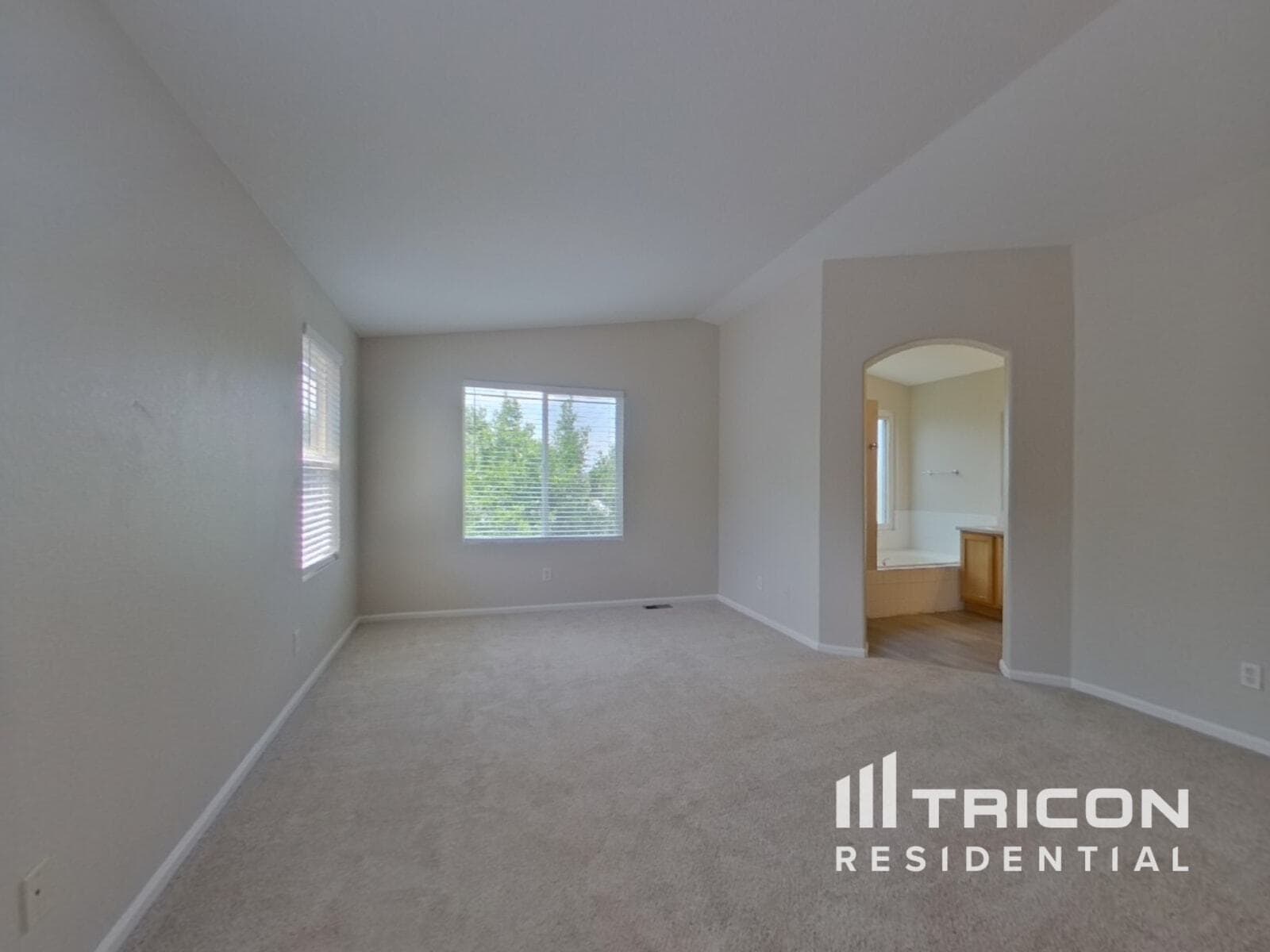 Building Photo - 14406 E Elk Pl