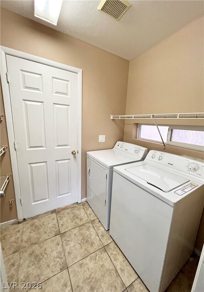 Building Photo - 7443 Treasure Chest St