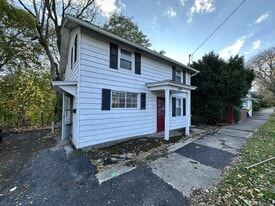 Building Photo - 409 Castle St