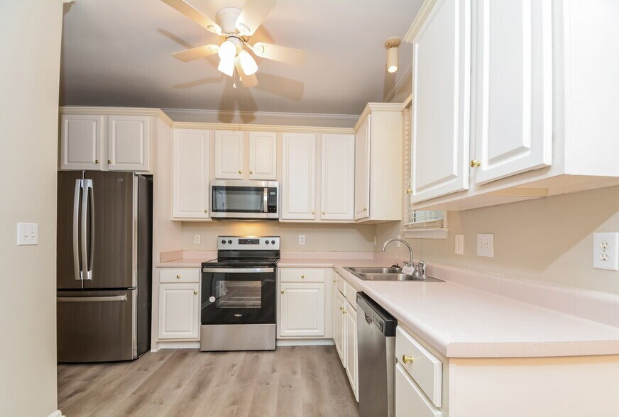 Building Photo - 1204 Cleason Ct