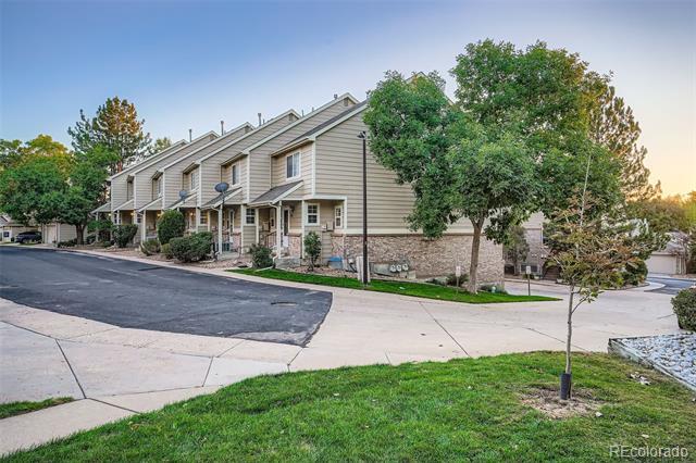 Building Photo - 1470 S Quebec Way