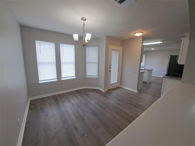 Building Photo - 105 Twilight Way