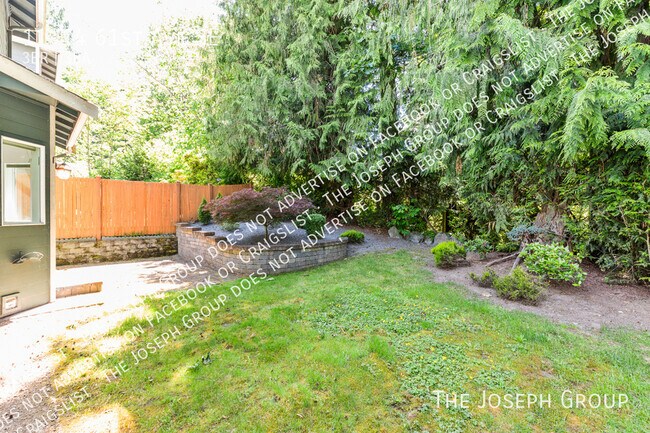 Building Photo - 11914 61st Ave SE