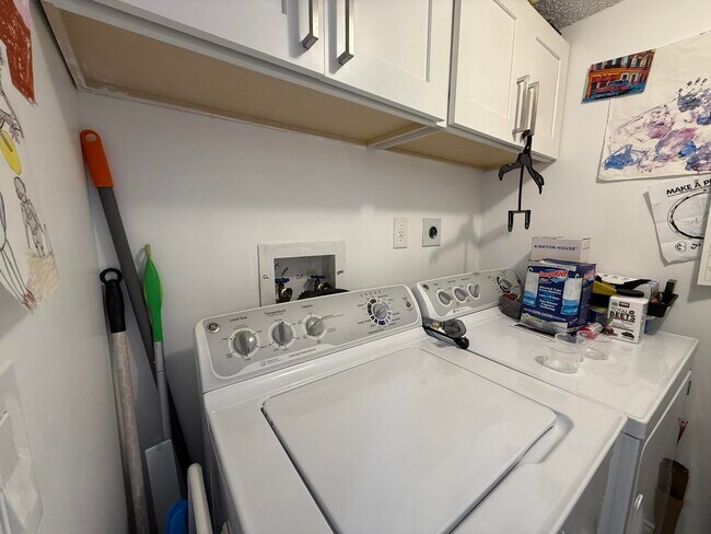 Building Photo - 14476 Amberly Ln